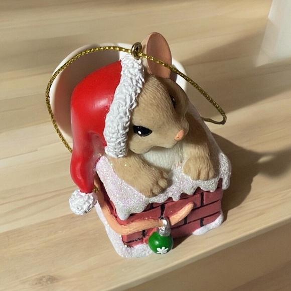 CHRISTMAS MOUSE IN CHIMNEY CHARMING TAILS ORNAMENT - Picture 9 of 11